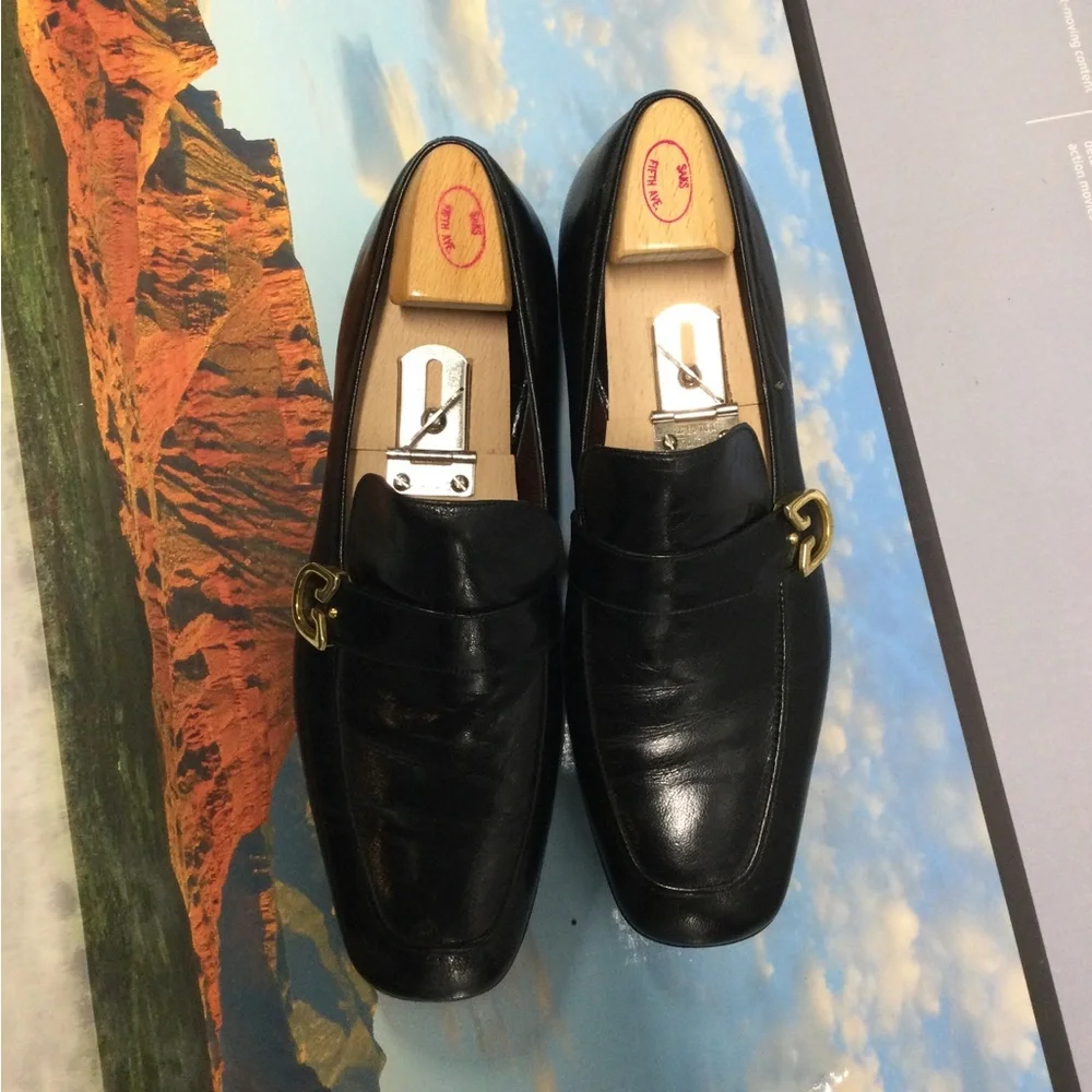Gucci Black Leather Loafers with Gold G Buckle